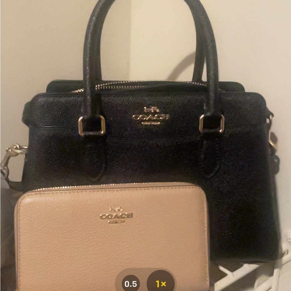 Coach set - Picture 2 of 2